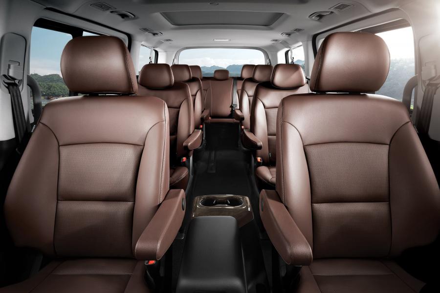 Интерьер Hyundai Grand Starex 2018 года  (фото 2 из 3)